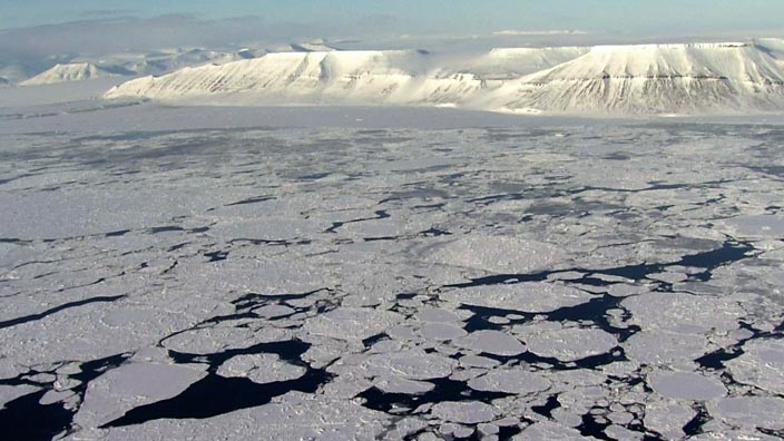 Le cercle arctique - Épisode 1 : sur de la glace mince